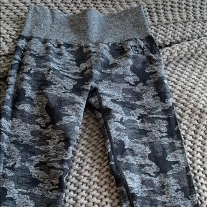 High rise gym shark camo leggings